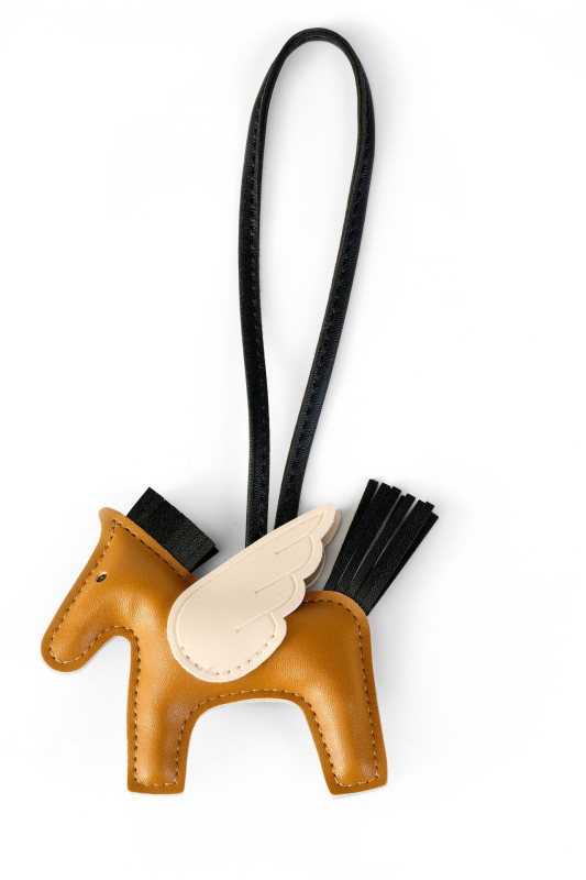 Pandantiv ponei - handmade, mini Pegaz cu ciucuri, din PU, pentru genți și mașini