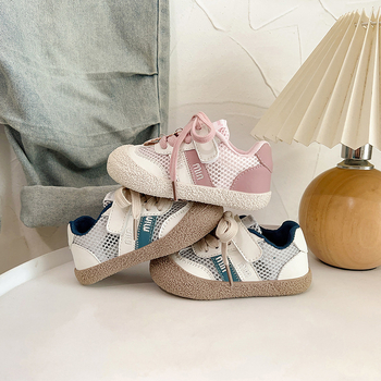 Gyerekeknek készült mesh felső részű sportcipő Velcro-zárral, alacsony talpú, koreai stílusú, hímzett karikatúra mintával, lélegző, 1-6 éveseknek