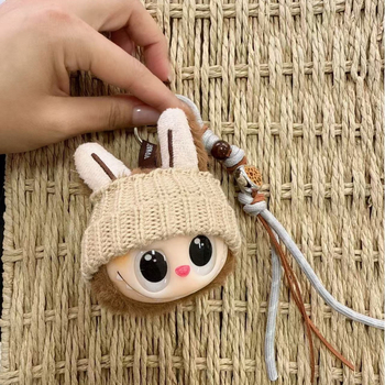 Corduroy karikatúra bőröndös dísz, plüss baba sapkával, cartoon stílus, mint medve/sertés/malé állat, kivitel fél-manuel