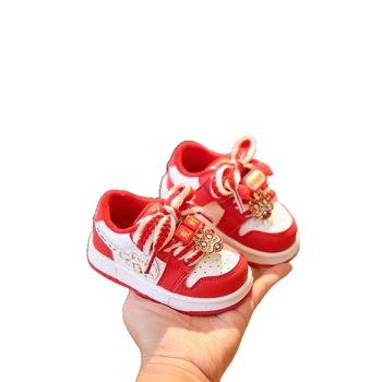 Téli gyerek sportcipő, fleece béléssel, Velcro-zárás, alacsony szár, gumitalp