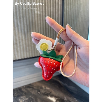 Ръчно изработена висулка за чанта, 3D ягодова форма, PU материал, декоративна украса, есен 2025