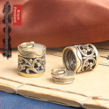 Ключодържател от месинг с кух съд за ароматерапия и мотив Танг растителен, унисекс цилиндричен дизайн