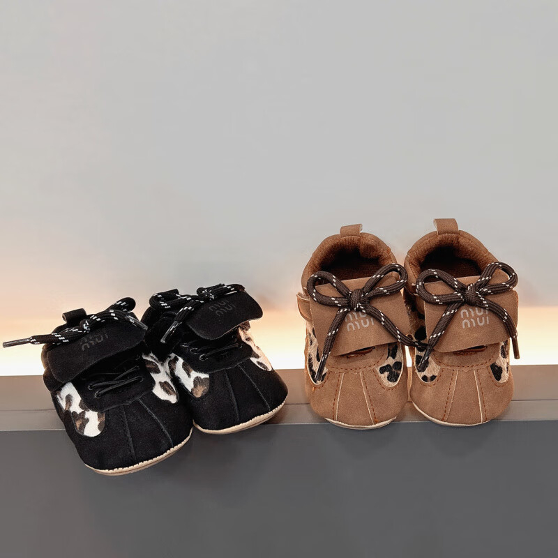 Cipele za bebe: gornji dio od nubuka (suede), Velcro kopča, mekana protuklizna i otporna potplat, za uzrast 12-36 mjeseci i 24-48 mjeseci