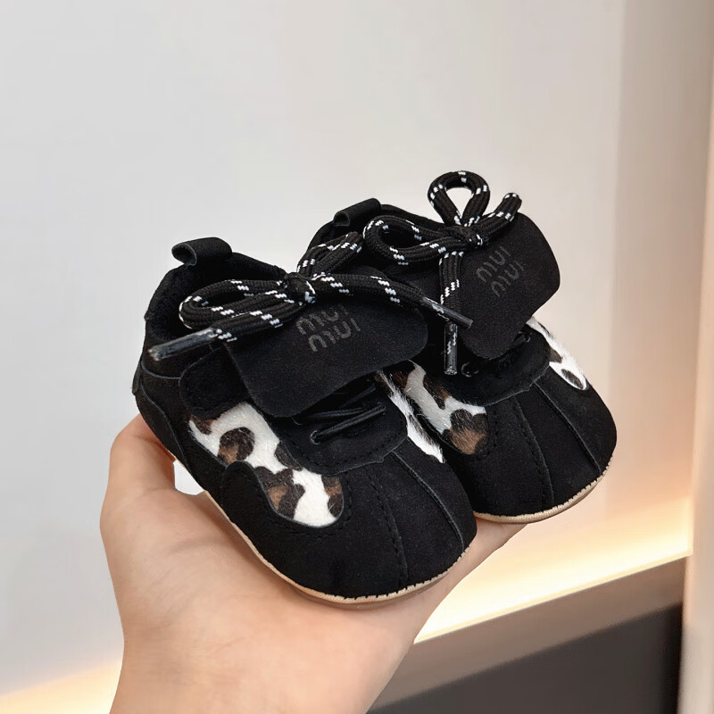 Cipele za bebe: gornji dio od nubuka (suede), Velcro kopča, mekana protuklizna i otporna potplat, za uzrast 12-36 mjeseci i 24-48 mjeseci