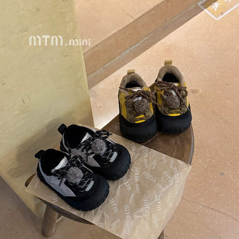 Dječje unisex tenisice za trčanje — gornji dio od prave kože, Velcro zatvarač, niski profil s mat završetkom, debeli protuklizni đon za toplinu, uzrast 12–36 mjeseci