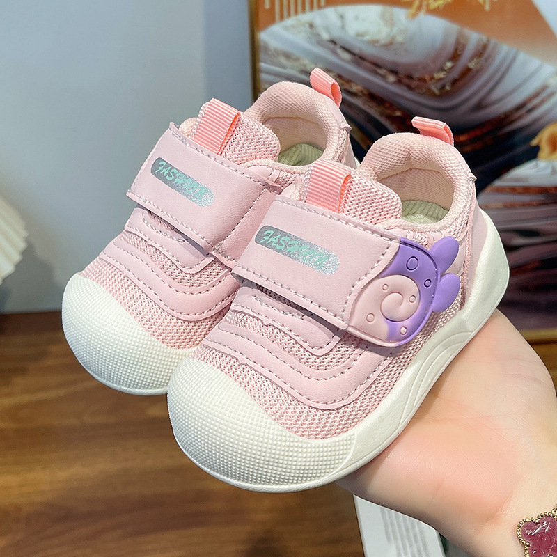 Funkcionalne cipelice za bebe – prozračne gornje od sintetičke kože i mreže, Velcro zatvarač, nizak profil, uzrast 0–36 mjeseci