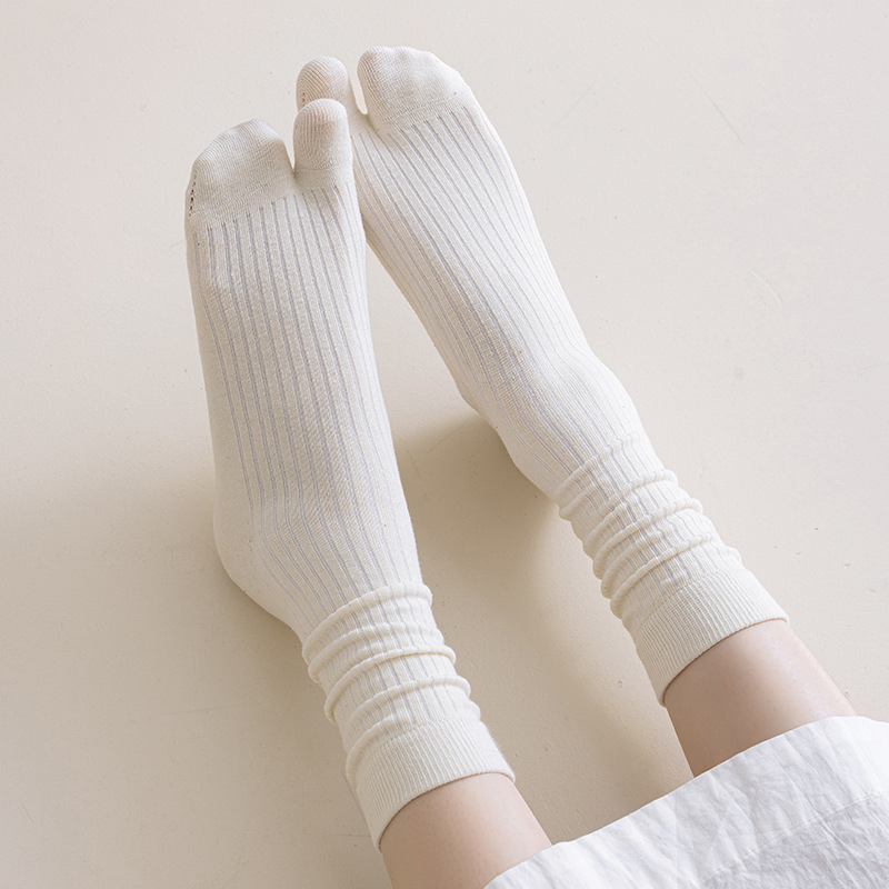 Ženske čarape s podijeljenim prstima, vunena smjesa, srednja duljina, antibakterijske, upijaju znoj i dezodoriraju, 30–50% vuna, japanski stil
