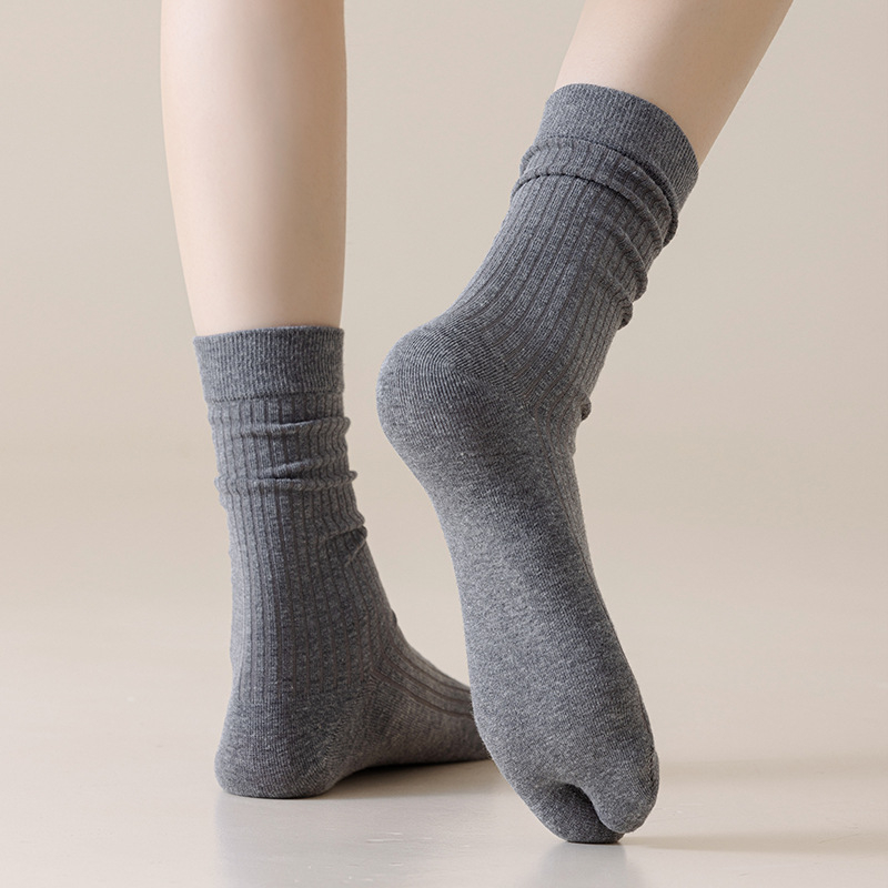 Ženske čarape s podijeljenim prstima, vunena smjesa, srednja duljina, antibakterijske, upijaju znoj i dezodoriraju, 30–50% vuna, japanski stil