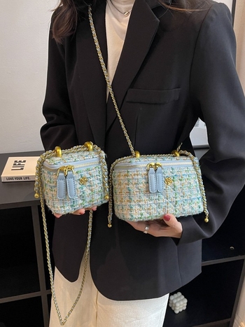 Torba u Chanel stilu, tkanina umjetničke izrade, kvadratna crossbody torba sa zatvaračem, podstava od poliestera, unutarnji džep sa zatvaračem i džep za telefon