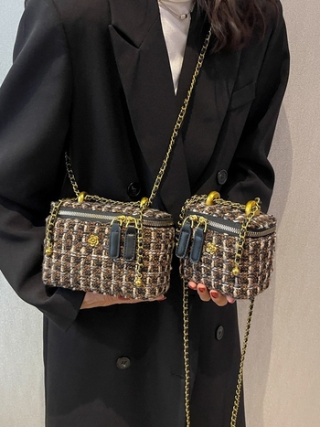 Torba u Chanel stilu, tkanina umjetničke izrade, kvadratna crossbody torba sa zatvaračem, podstava od poliestera, unutarnji džep sa zatvaračem i džep za telefon