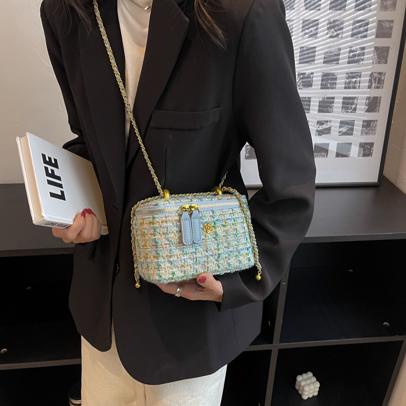 Torba u Chanel stilu, tkanina umjetničke izrade, kvadratna crossbody torba sa zatvaračem, podstava od poliestera, unutarnji džep sa zatvaračem i džep za telefon
