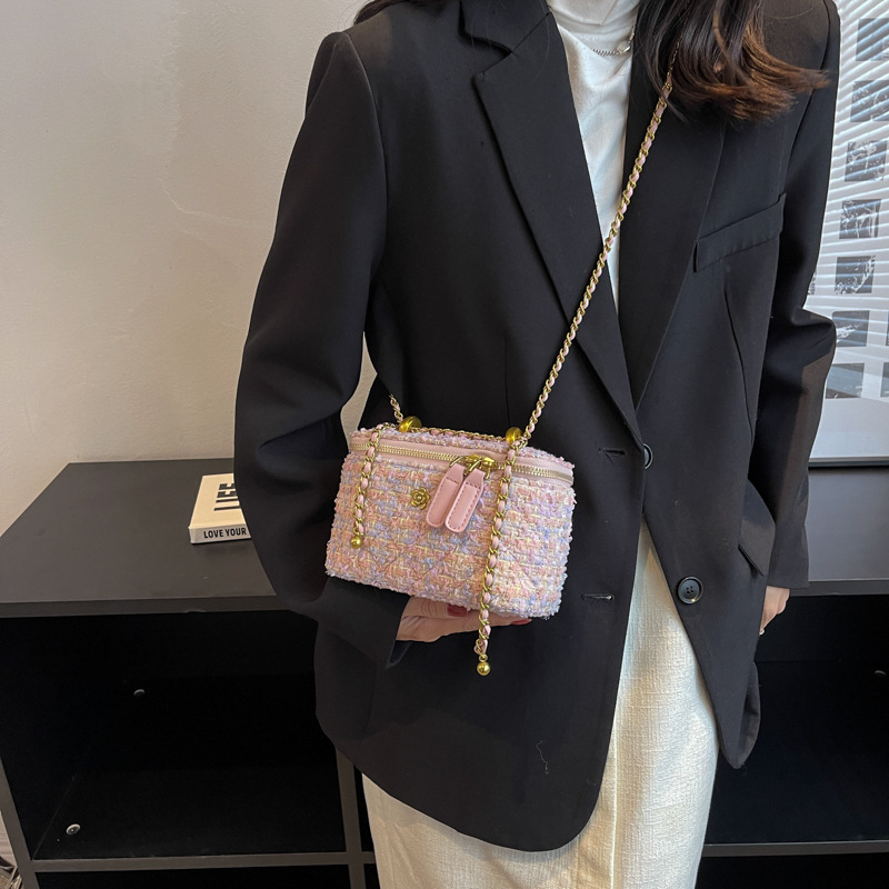 Torba u Chanel stilu, tkanina umjetničke izrade, kvadratna crossbody torba sa zatvaračem, podstava od poliestera, unutarnji džep sa zatvaračem i džep za telefon
