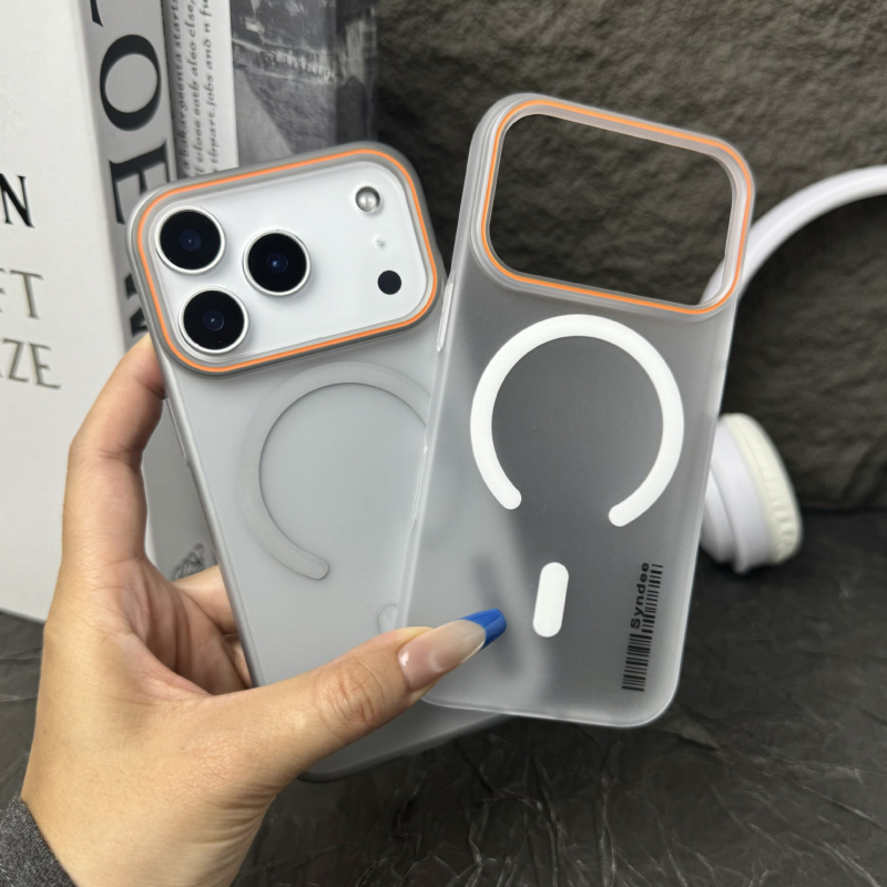 Čvrsto kućište s mat završnom površinom i magnetskim pričvršćivanjem za iPhone 17 Pro i 16 Pro, PC-15 zaštitno kućište