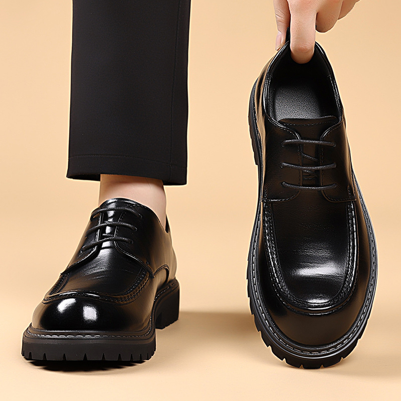 Férfi bőrcipő fűzős, vastag talppal, kerek orral, alacsony felsőrésszel, felső anyag: mikro szálas bőr, talp: gumi