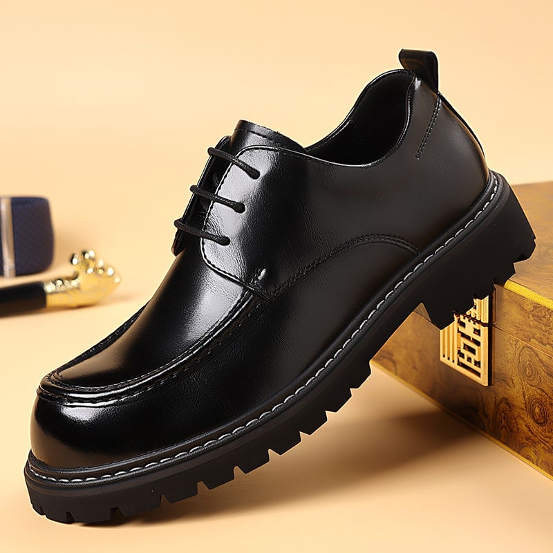 Férfi bőrcipő fűzős, vastag talppal, kerek orral, alacsony felsőrésszel, felső anyag: mikro szálas bőr, talp: gumi