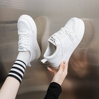 Pantofi femei din piele naturală, partea superioară din două straturi de piele de vită, vârf rotund, talpă din spumă, toc plat, închidere cu bretea frontală