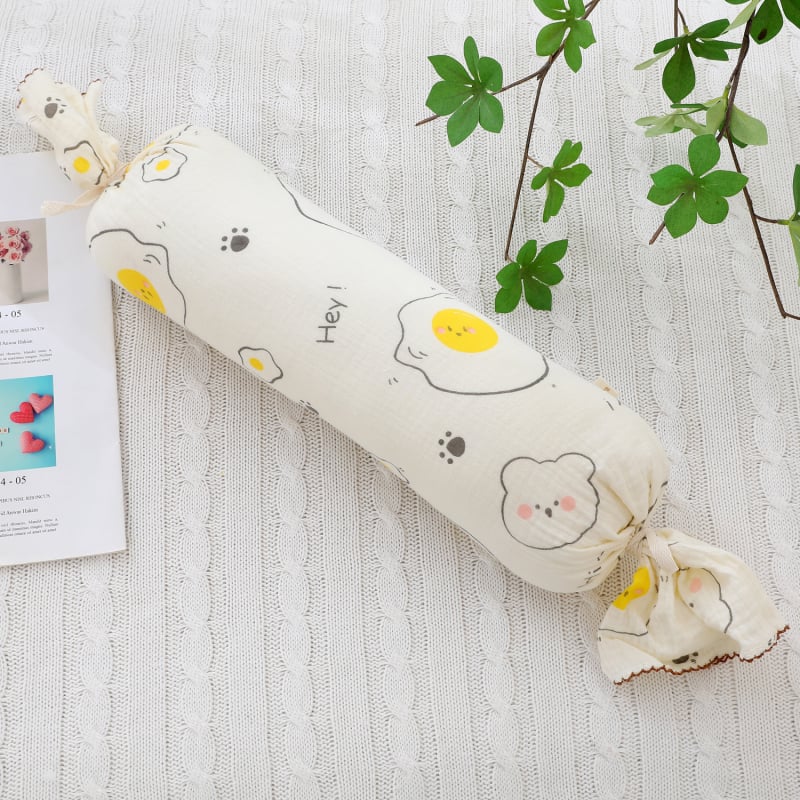 Βρεφικό μαξιλάρι σε σχήμα καραμέλας, μαλακό, με γέμισμα από μαργαριτωμένο βαμβάκι και πυρήνα από πολυεστερικές ίνες