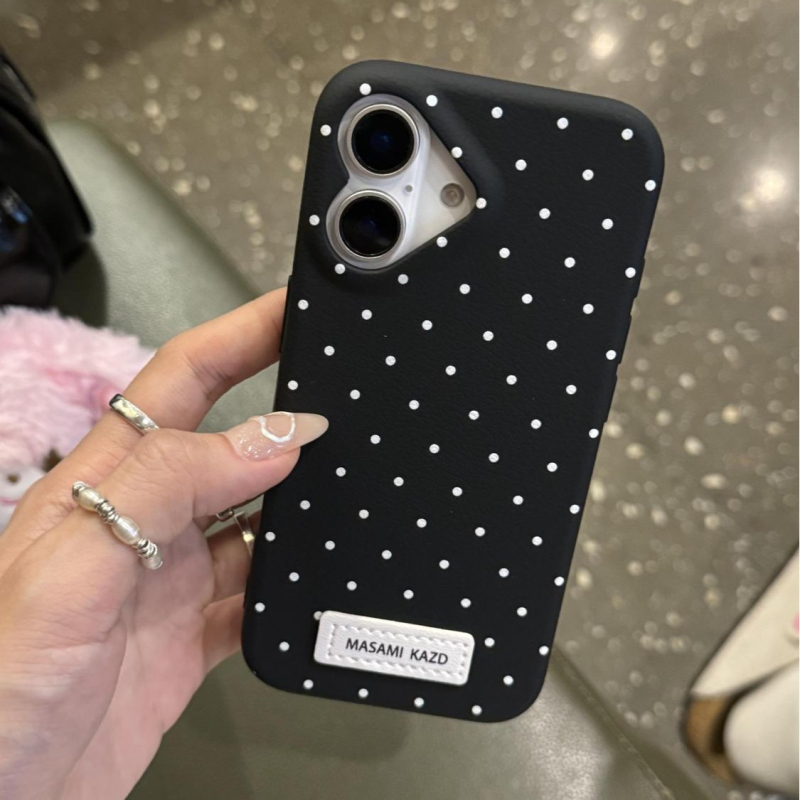 Husă pentru iPhone cu cameră în formă de inimă – silicon, gravură în relief, protecție la șocuri, antiamprentă, disipare căldură, compatibilă cu seriile iPhone 11–14