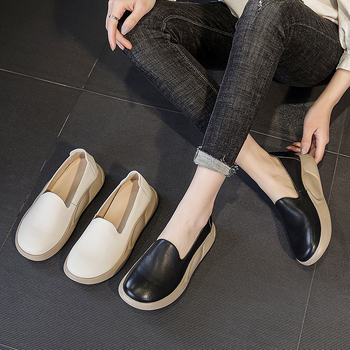 Pantofi sport din piele pentru creșterea înălțimii, vârf rotund, partea superioară din piele de vițel din primul strat, branț din piele de porc din primul strat, talpă plată, talpă din spumă de cauciuc