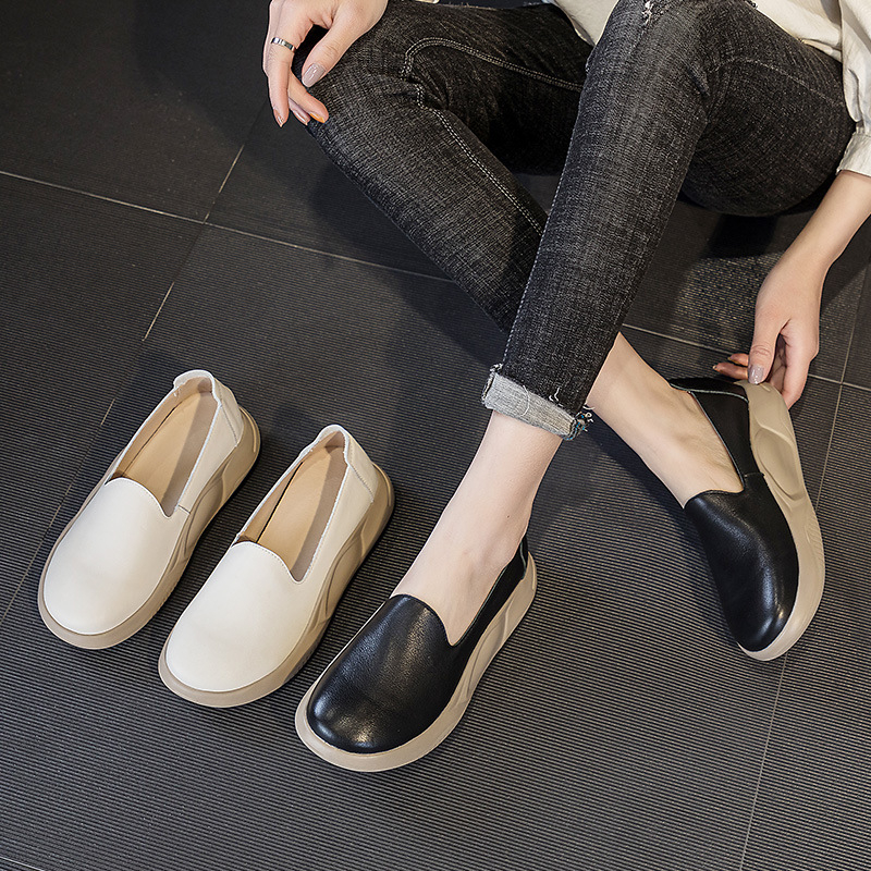 Pantofi sport din piele pentru creșterea înălțimii, vârf rotund, partea superioară din piele de vițel din primul strat, branț din piele de porc din primul strat, talpă plată, talpă din spumă de cauciuc