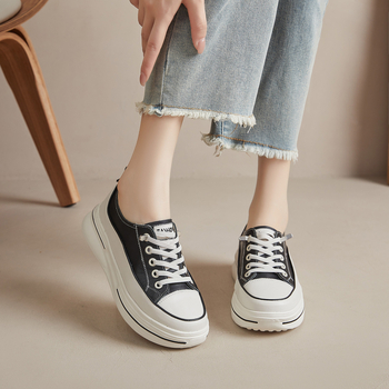 Adidași pentru femei din piele de primul strat, vârf rotund, glezna joasă, închidere cu bandă elastică, platformă groasă cu talpă din spumă