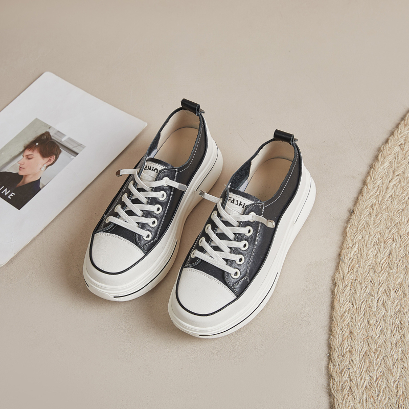 Adidași pentru femei din piele de primul strat, vârf rotund, glezna joasă, închidere cu bandă elastică, platformă groasă cu talpă din spumă