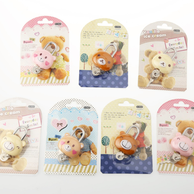 Medve figurás zár jegyzetfüzethez — műanyag ház, vas zár, testreszabható, logónyomtatás, márka CJSJ