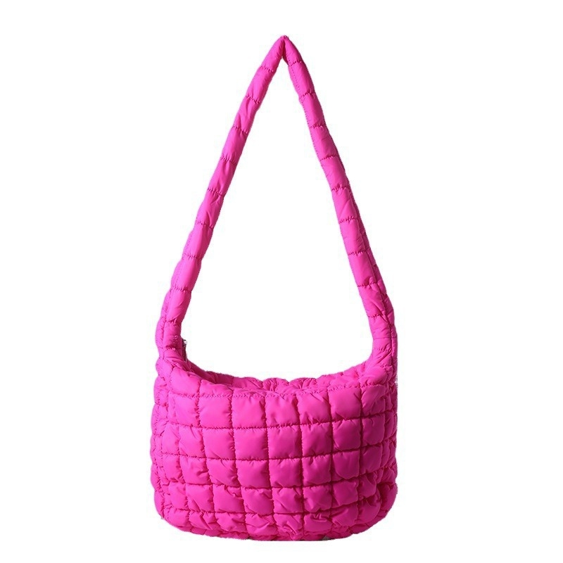 Selyem Tote táska, vízszintes négyszög alakú, cipzáras nyitás és rejtett zseb