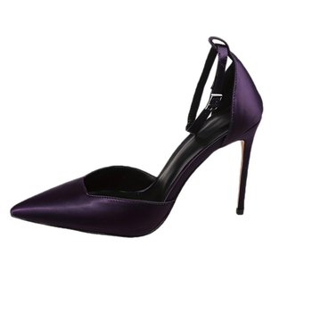 Női magas sarkú cipő — csúcsos orr, szatén felső, vékony sarok, sarokmagasság több mint 8 cm