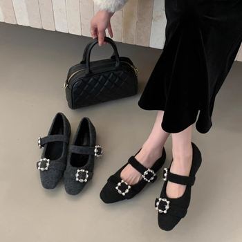 Mary Jane cipők négyszögletes orrú, felső rész super fiber, belső talp természetes bőr, gumitalp, alacsony sarok 3 cm alatt