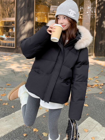 Дамско пухено яке с качулка и сваляща се лисича козина, 86–90% пух, 201–300 g напълване, полиестерен плат, свободна кройка