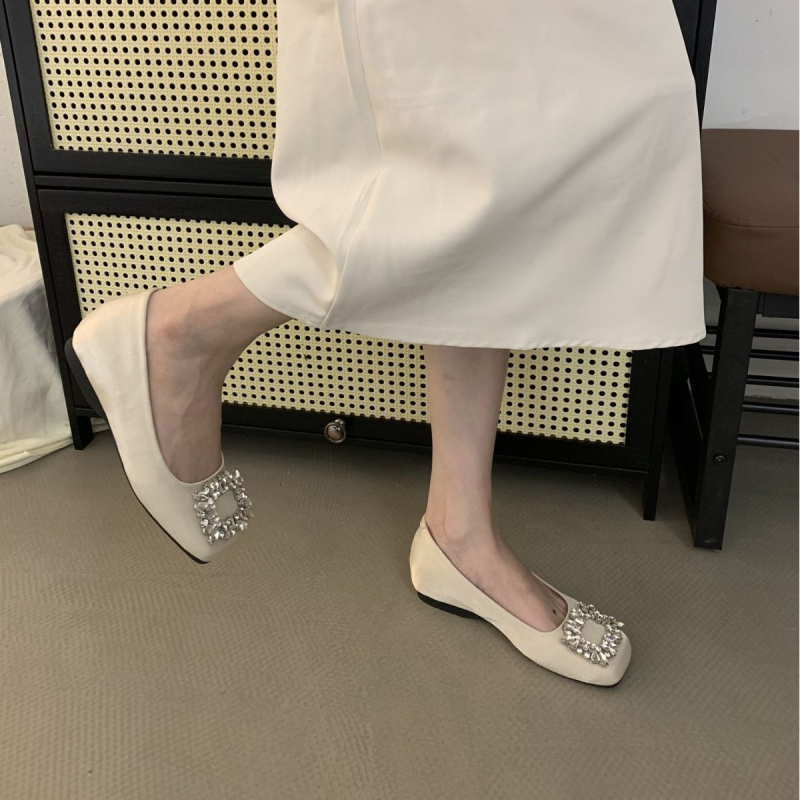 Mary Jane cipele s satenskim gornjim dijelom, kvadratni vrh, 3-5 cm peta, slip-on