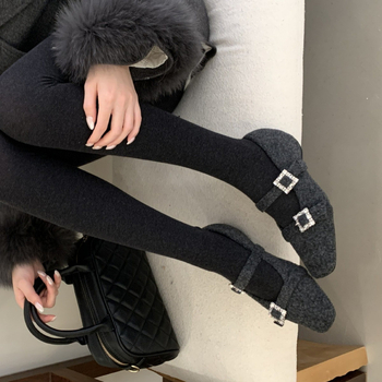 Pantofi dama cu talpă plată, vârf pătrat, exterior nubuk, căptușeală din piele, branț din fibre super, toc mic