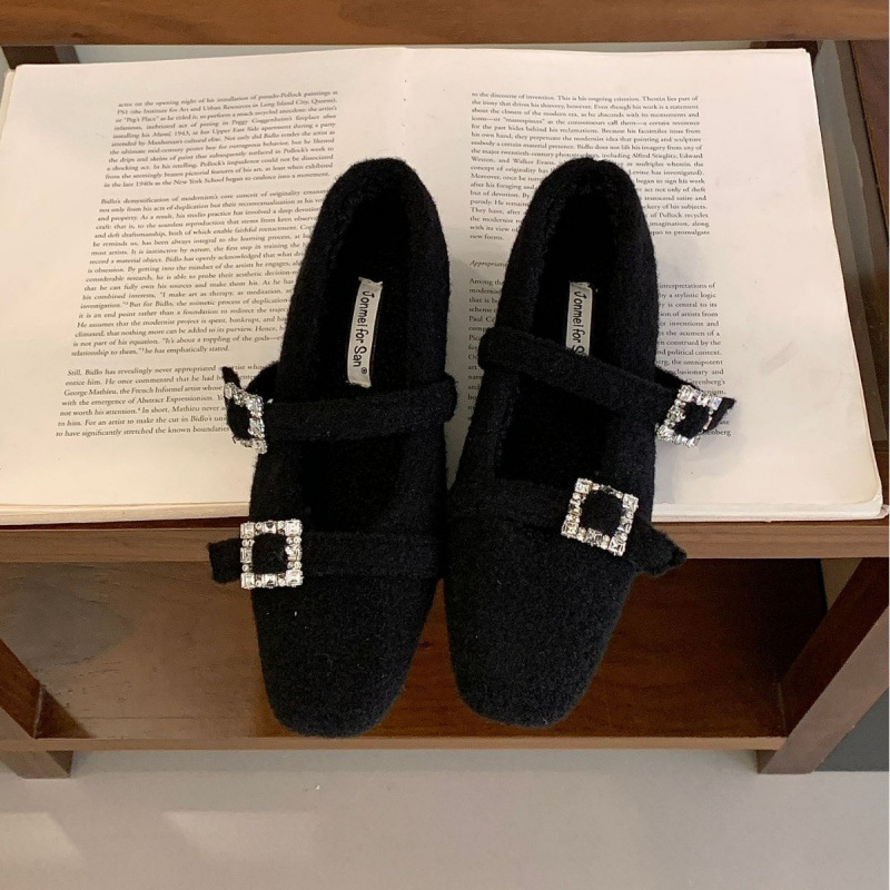 Pantofi dama cu talpă plată, vârf pătrat, exterior nubuk, căptușeală din piele, branț din fibre super, toc mic