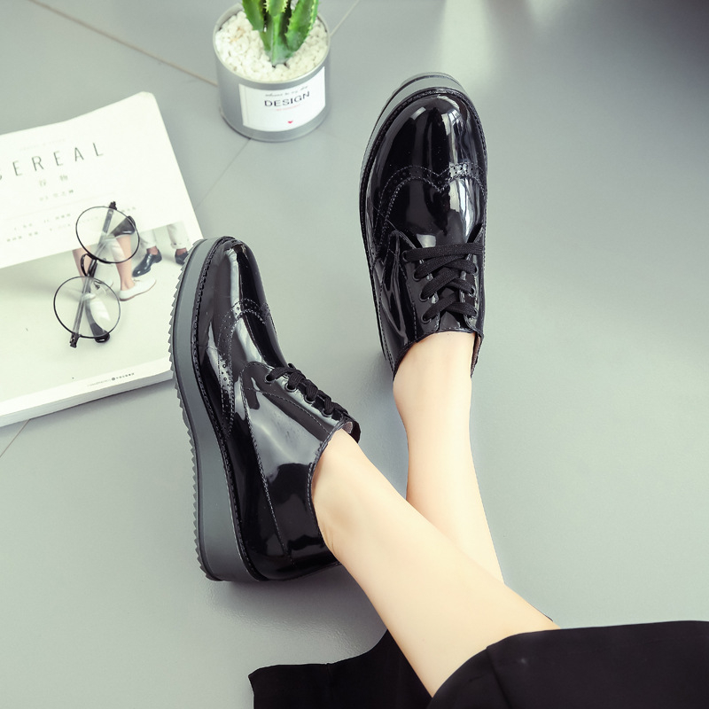 Női esőcsizmák (Vízálló, Csúszásmentes talp, PVC felsőrész, Csíkos mintázat, Alacsony sarok 1–3 cm)