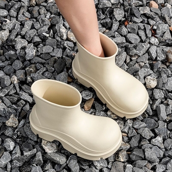 Uniszex esőcsizmák a lábszár középső részéig, vízálló, vastag talpú, minden évszakra