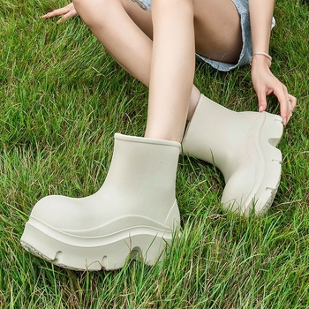 Uniszex esőcsizmák a lábszár középső részéig, vízálló, vastag talpú, minden évszakra