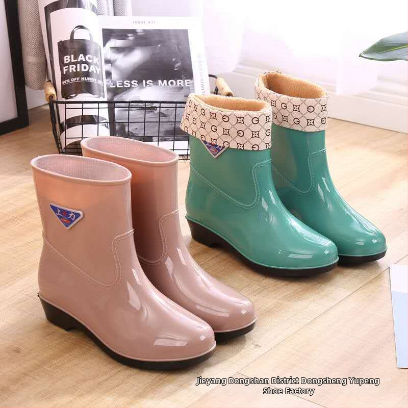 Női középmagas esőcsizma, vízálló, csúszásmentes és kopásálló talppal, PVC felsőrész, alacsony sarka 1-3 cm, munkahelyre, konyhába és autómosáshoz alkalmas