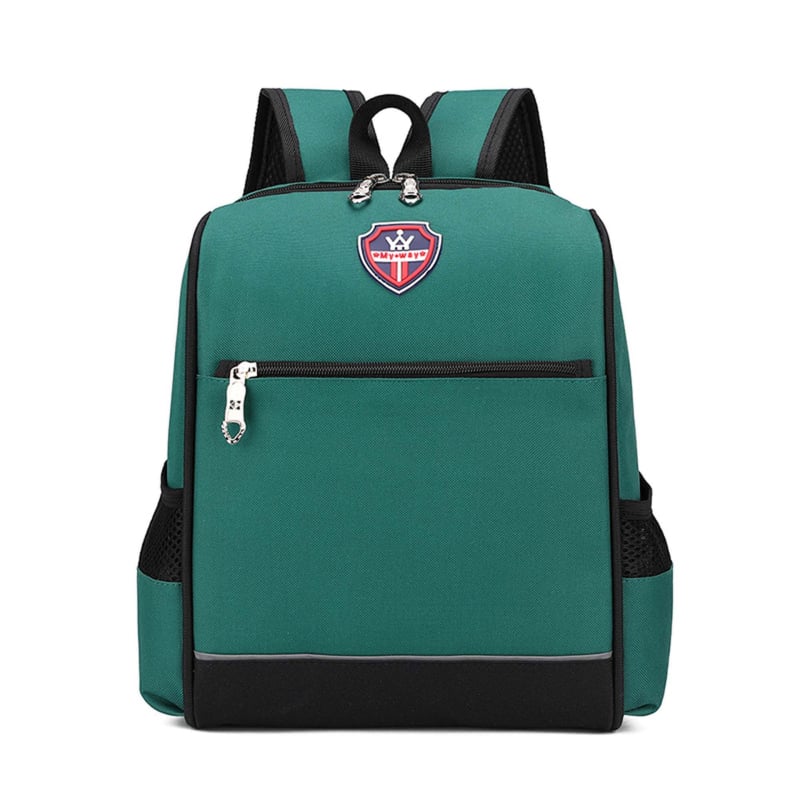 Σχολικό σακίδιο πλάτης με λογότυπο για μαθητές Α′–Β′, Oxford ύφασμα, αδιάβροχο, ανθεκτικό, ιμάντες ώμου με αερόσφυξη, σχέδιο σε χρωματικά μπλοκ.