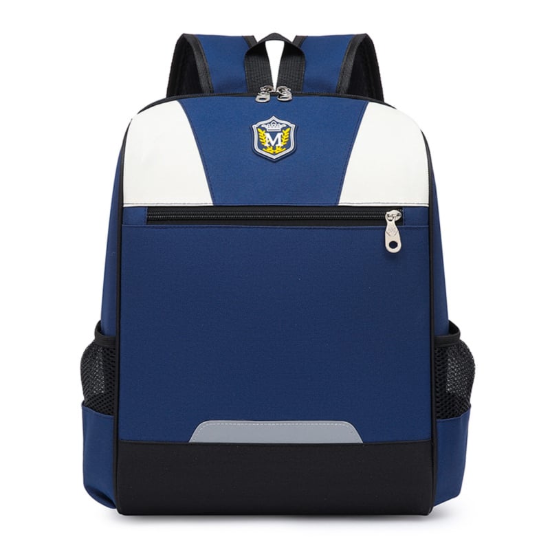 Σχολικό σακίδιο πλάτης με λογότυπο για μαθητές Α′–Β′, Oxford ύφασμα, αδιάβροχο, ανθεκτικό, ιμάντες ώμου με αερόσφυξη, σχέδιο σε χρωματικά μπλοκ.