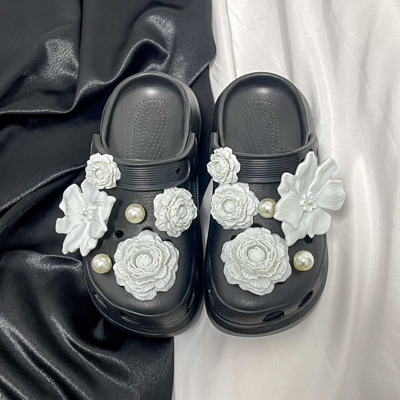 3D PVC virág cipő dekoráció Crocs-stílusú lábbelikhez | Modell AW0101 | Forma: divatos cipővirág | Anyag: PVC | Szezonok: Nyár, Tél, Tavasz, Ősz | Stil: édes akadémikus