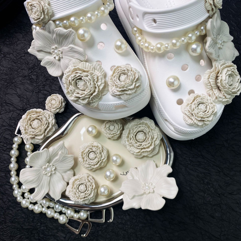 3D PVC virág cipő dekoráció Crocs-stílusú lábbelikhez | Modell AW0101 | Forma: divatos cipővirág | Anyag: PVC | Szezonok: Nyár, Tél, Tavasz, Ősz | Stil: édes akadémikus