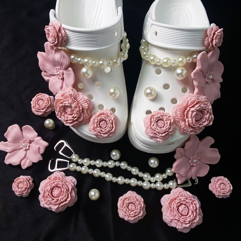 3D PVC virág cipő dekoráció Crocs-stílusú lábbelikhez | Modell AW0101 | Forma: divatos cipővirág | Anyag: PVC | Szezonok: Nyár, Tél, Tavasz, Ősz | Stil: édes akadémikus