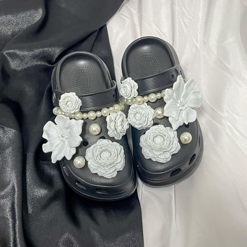 3D PVC virág cipő dekoráció Crocs-stílusú lábbelikhez | Modell AW0101 | Forma: divatos cipővirág | Anyag: PVC | Szezonok: Nyár, Tél, Tavasz, Ősz | Stil: édes akadémikus