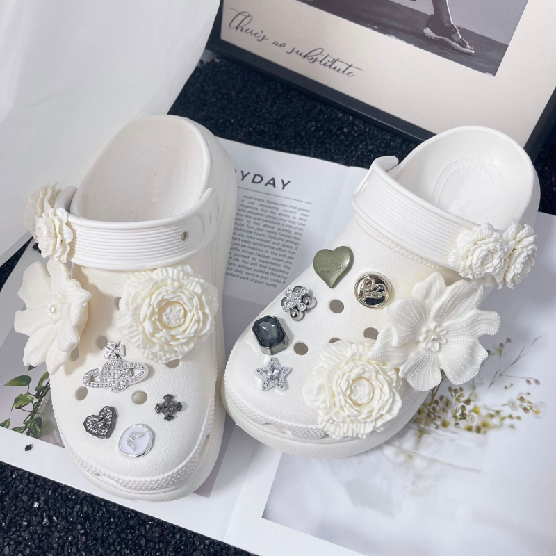 3D PVC virág cipő dekoráció Crocs-stílusú lábbelikhez | Modell AW0101 | Forma: divatos cipővirág | Anyag: PVC | Szezonok: Nyár, Tél, Tavasz, Ősz | Stil: édes akadémikus