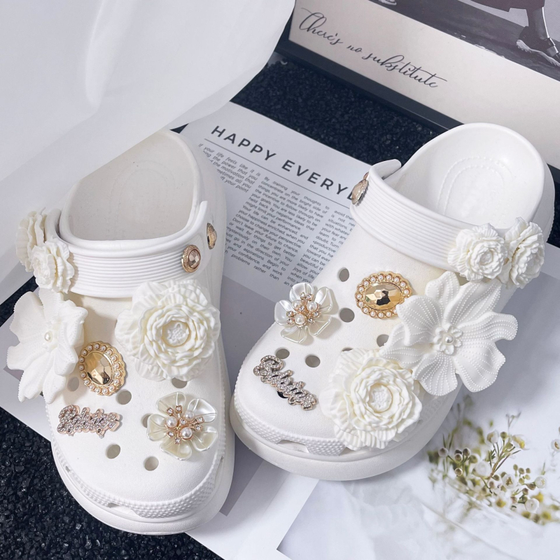 3D PVC virág cipő dekoráció Crocs-stílusú lábbelikhez | Modell AW0101 | Forma: divatos cipővirág | Anyag: PVC | Szezonok: Nyár, Tél, Tavasz, Ősz | Stil: édes akadémikus