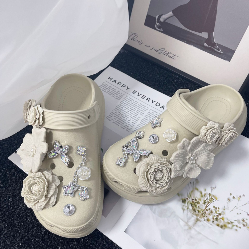 3D PVC virág cipő dekoráció Crocs-stílusú lábbelikhez | Modell AW0101 | Forma: divatos cipővirág | Anyag: PVC | Szezonok: Nyár, Tél, Tavasz, Ősz | Stil: édes akadémikus