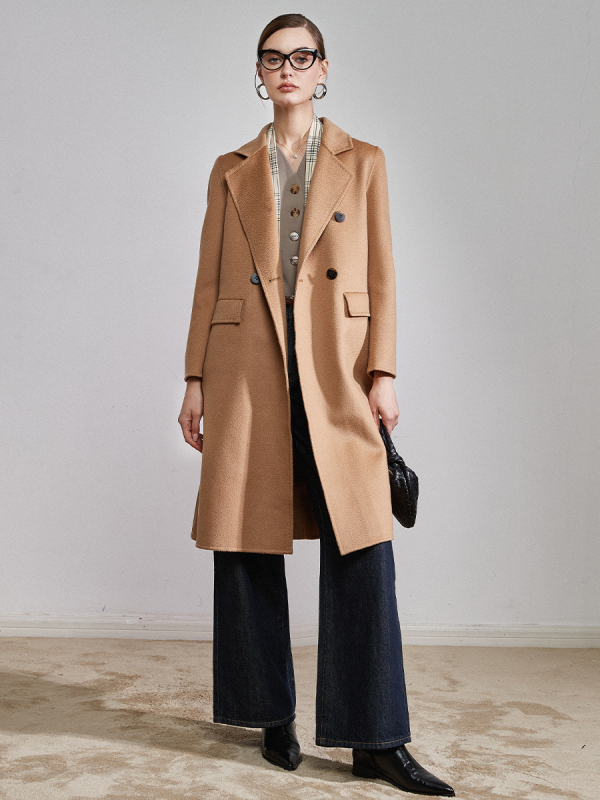 Női gyapjú-kasmír kabát, kétoldalas, víz-hullám textúrával, egyenes szabás, középhosszú, egygombos zárás