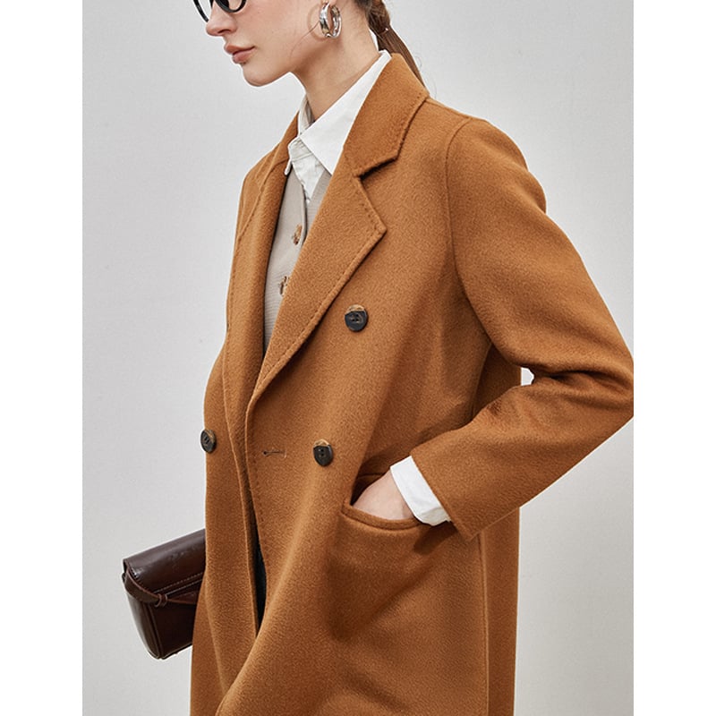 Női gyapjú-kasmír kabát, kétoldalas, víz-hullám textúrával, egyenes szabás, középhosszú, egygombos zárás