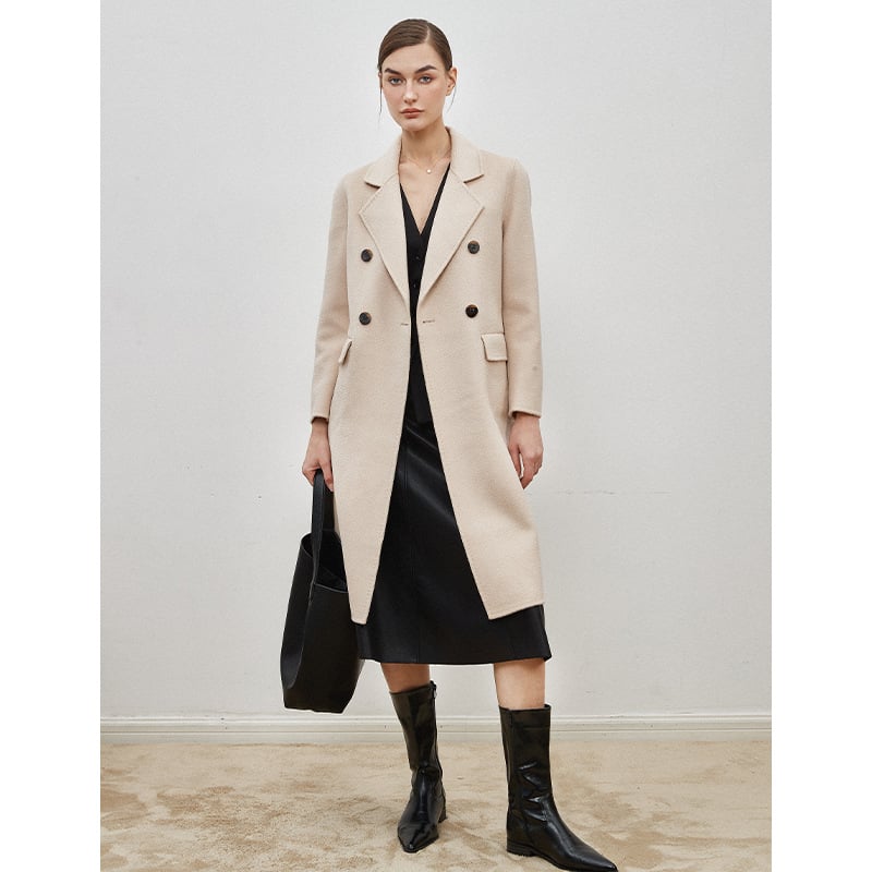 Női gyapjú-kasmír kabát, kétoldalas, víz-hullám textúrával, egyenes szabás, középhosszú, egygombos zárás